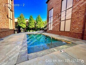 Building Photo - 333 E Boyd Dr