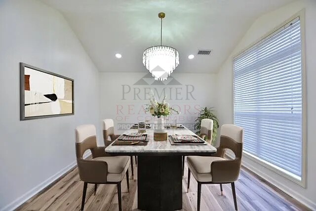 Foto del edificio - 6323 Charter Oaks Cir