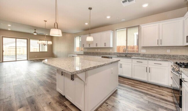 Foto del edificio - Awesome 3 Bedroom Home for Rent in West Ro...