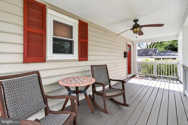 Foto del edificio - 2951 Rosemary Ln