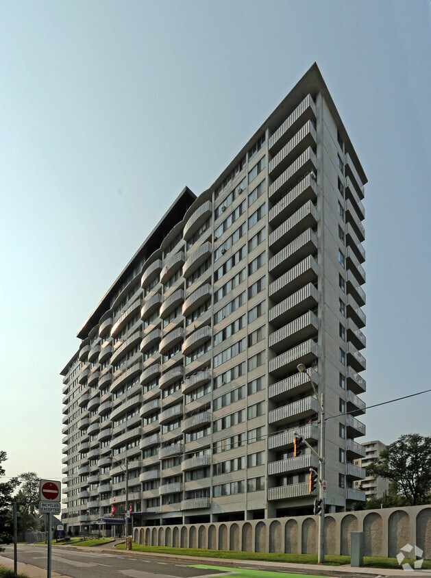 Fontainebleau Apartments Apartments 121 Hunter St W Hamilton, ON