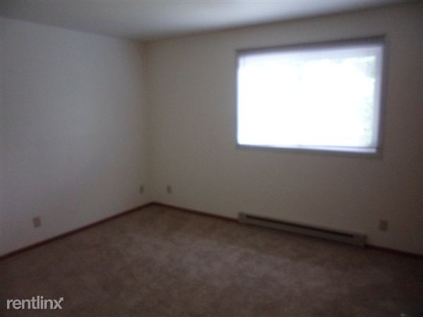 Building Photo - 1306 Hillside Dr