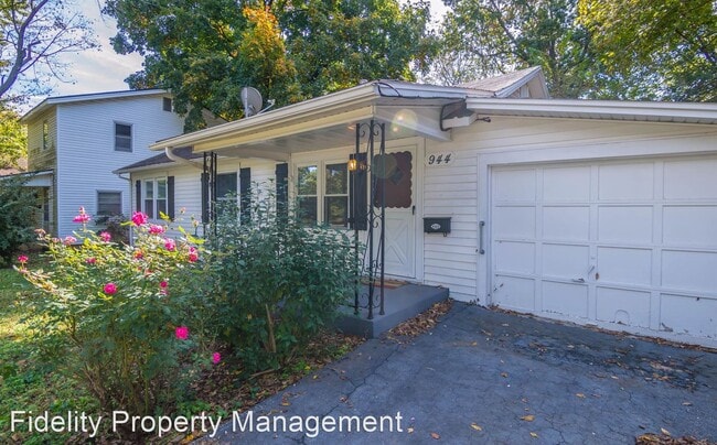 Building Photo - 2 br, 1 bath House - 944 West Linwood Street