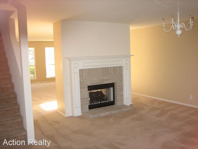 Building Photo - 4 br, 3 bath House - 1635 Creek Knoll