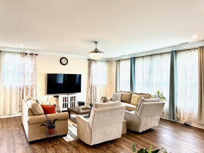 Building Photo - 473 White Iris Lp