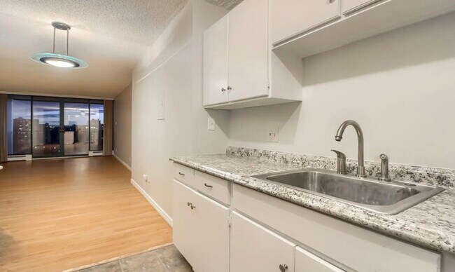 Foto del edificio - 550 E 12th Ave