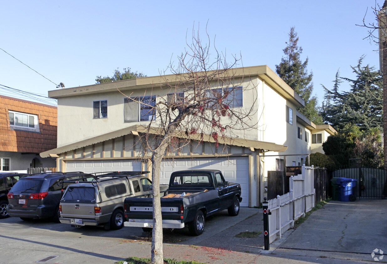 Foto del edificio - 2115 Clinton Ave