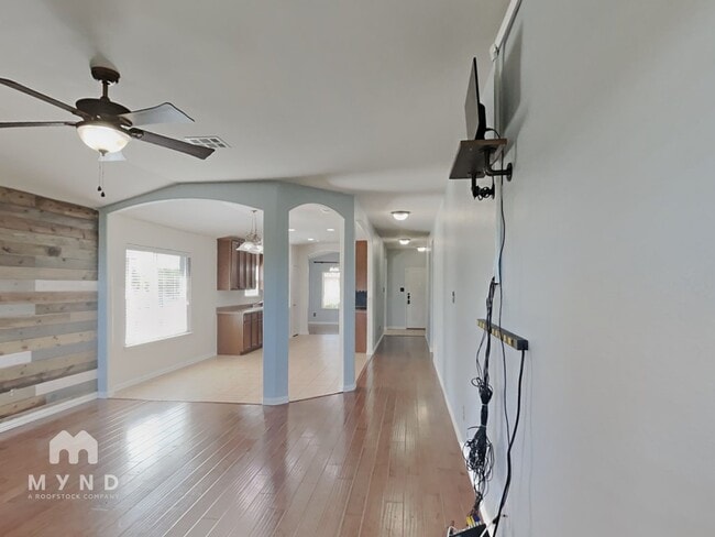 Building Photo - 286 Nandina Dr