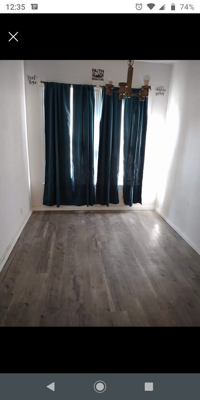 Room - 121 Baker Ave