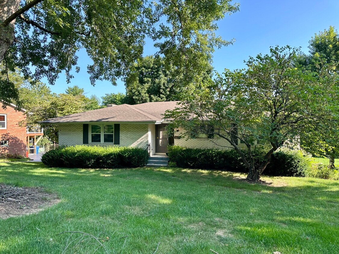 Primary Photo - 1633 Gayle Dr