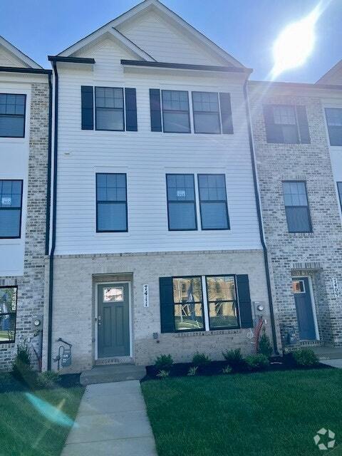 Building Photo - 7411 Calm Retreat Blvd