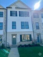 Building Photo - 7411 Calm Retreat Blvd