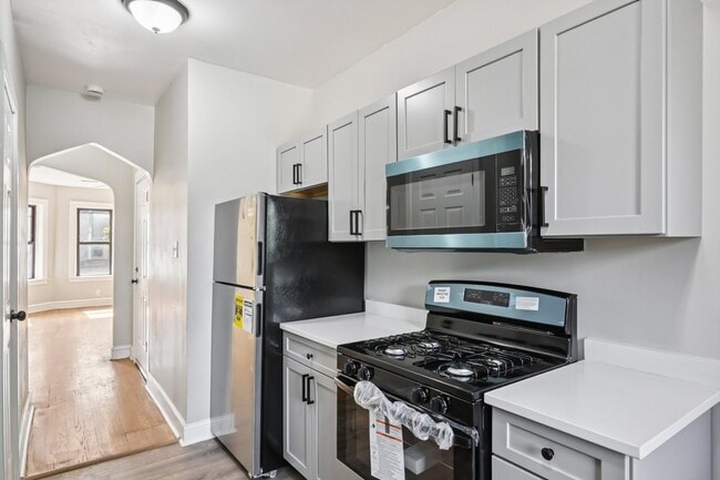 Building Photo - 2444 E 78th St