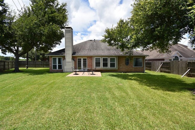 Building Photo - 1110 Ferndale Ct
