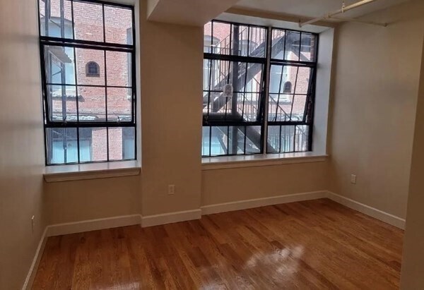 Building Photo - 43 Market St