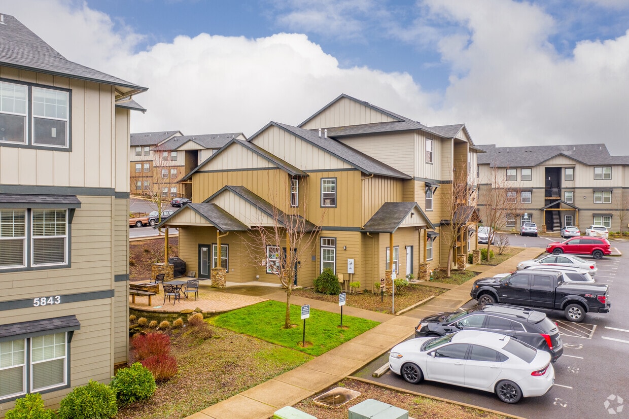 Primary Photo - Encore Apartments – Modern Living in South...