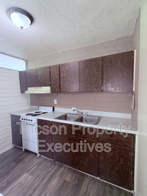 Building Photo - 20 N Leonora Ave