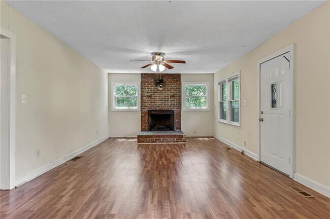 Foto del edificio - 3419 Clay Rd SW