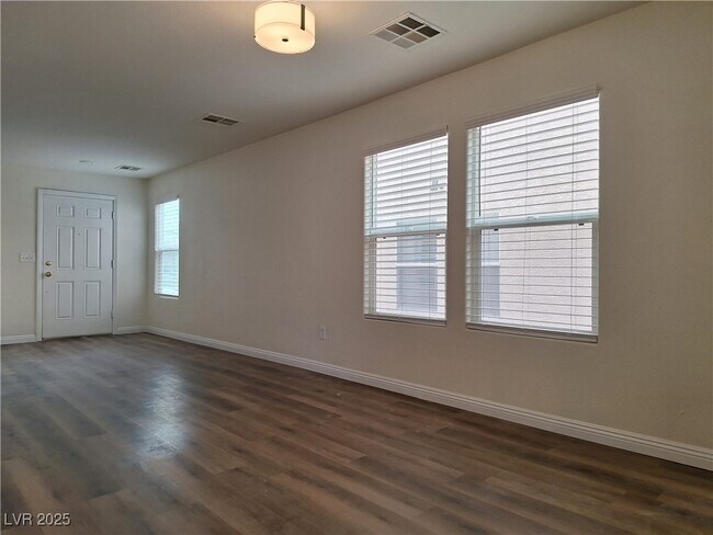Building Photo - 11236 Tuscolana St