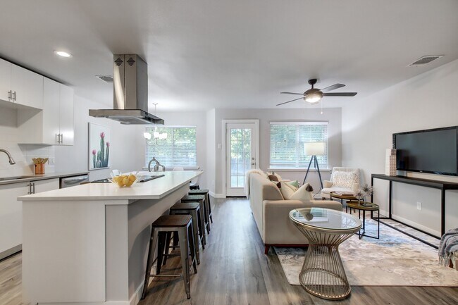 Foto del edificio - 3208 Northeast Dr