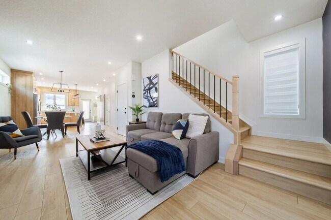 Building Photo - 9539-9150 150 St NW