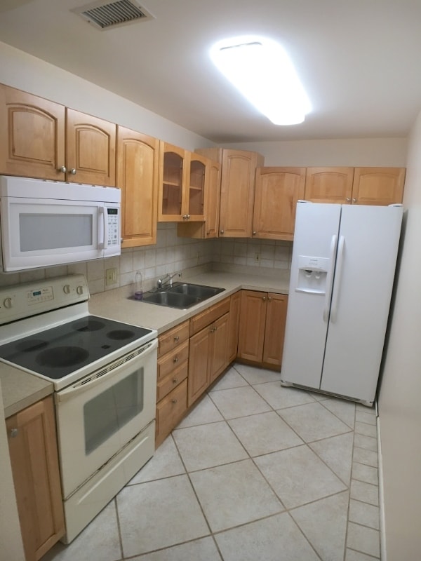 Building Photo - 1525 Curlew Ave