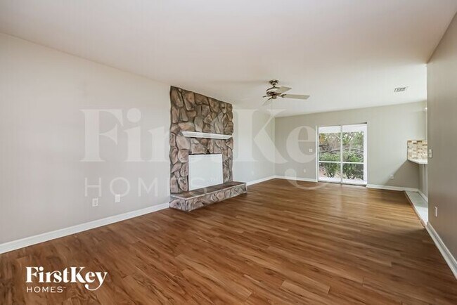 Foto del edificio - 9264 Cypress Dr N