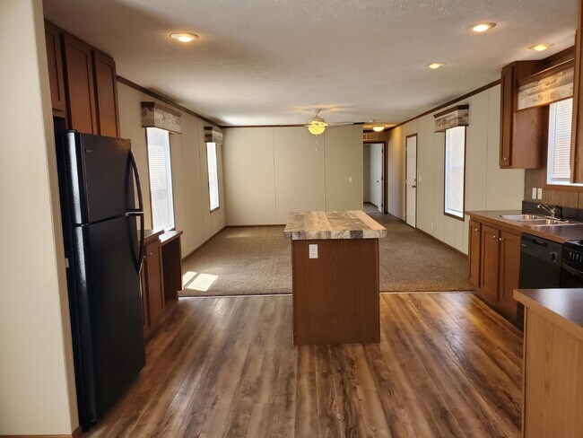 Foto del edificio - 100 Quail Ct