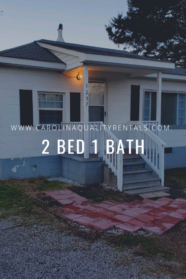 Building Photo - 2 Bedroom 1 Bath House Henderson NC