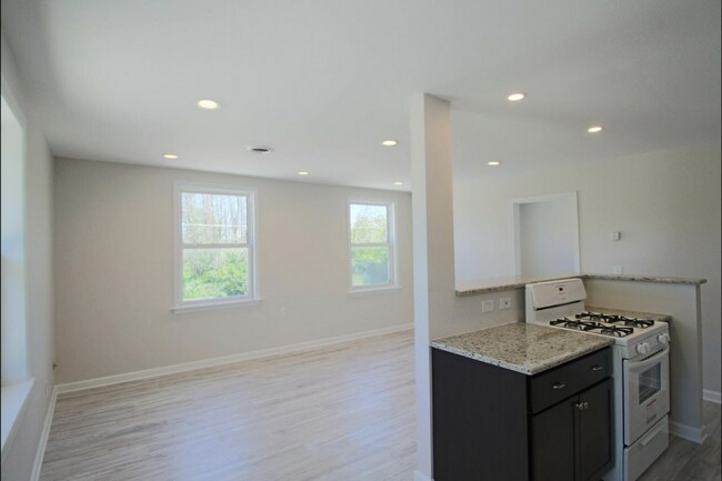 Building Photo - 4023 E Elm Rd