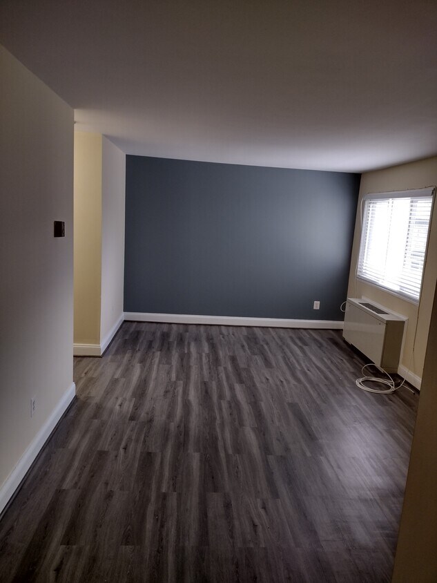 Foto principal - 1009 Chillum Rd