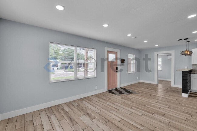 Building Photo - Unit