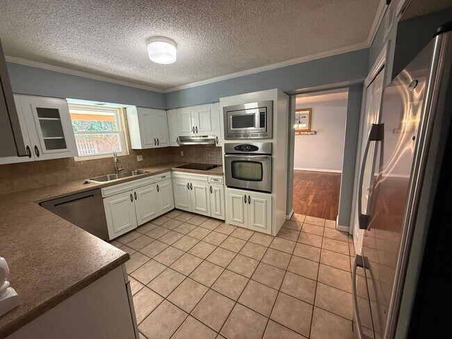 Foto del edificio - 4 Bed Brick Home! Zia School District! - Pets Welcome!!!