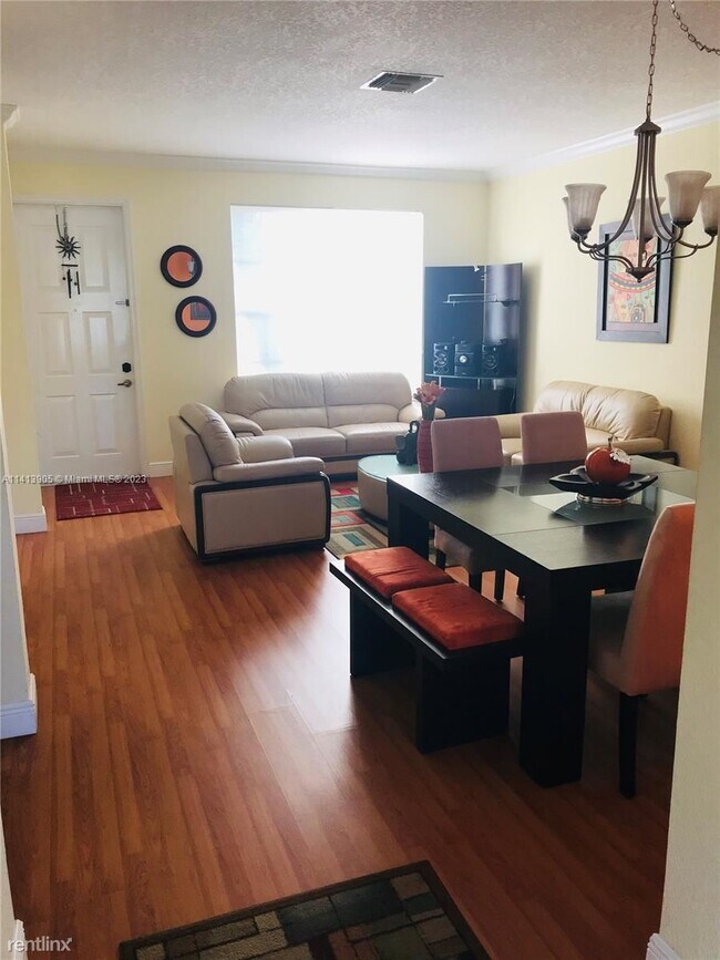 Building Photo - 4 br, 2.5 bath Townhome - 18753 SW 27th St
