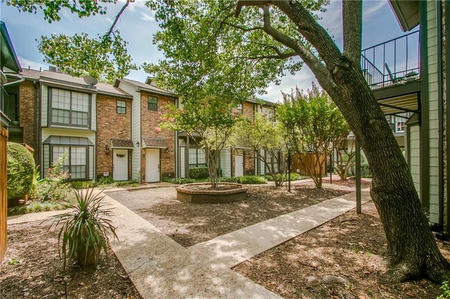 Building Photo - 3904 Rawlins St