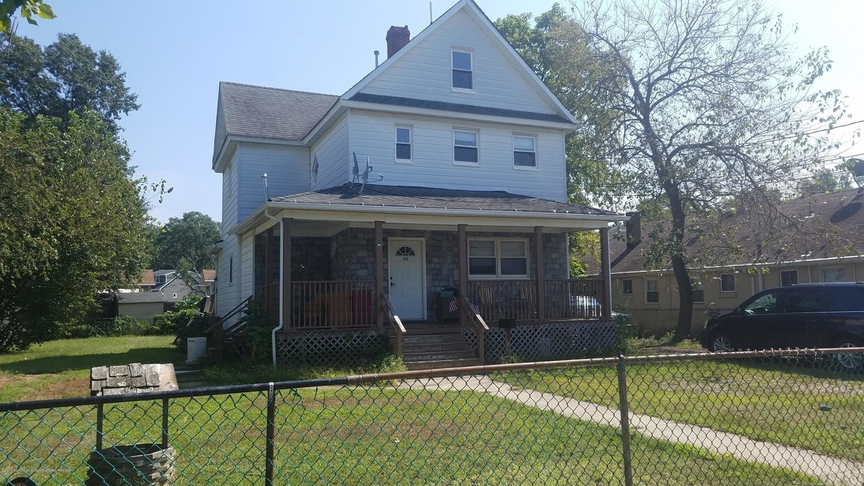 Primary Photo - 60 Main St
