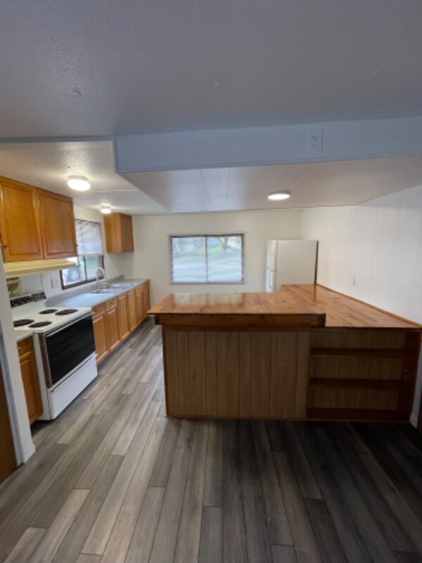 Building Photo - 313 Pearl Ln