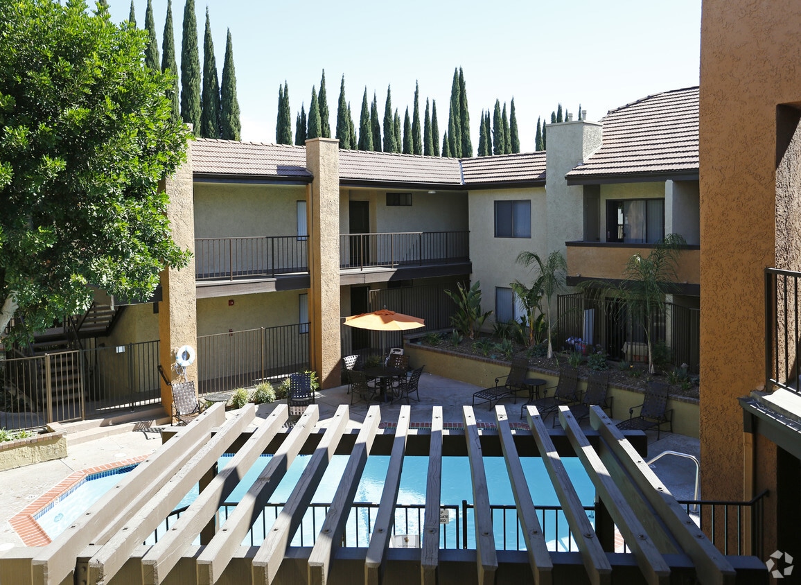 Saticoy Gardens Apartments in Van Nuys, CA