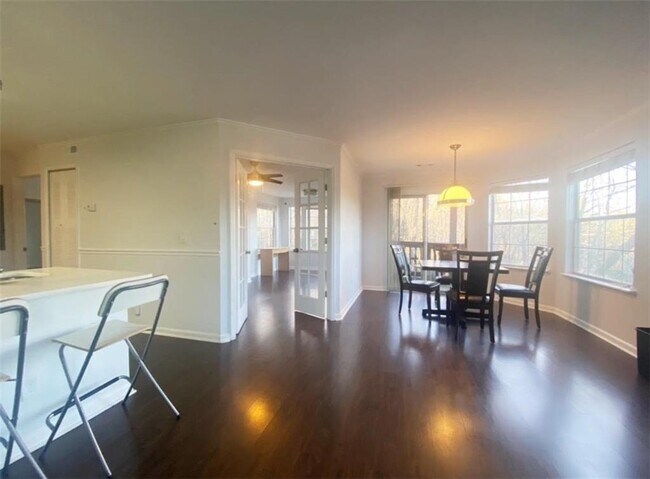 Foto del edificio - 1119 Sandy Ln Dr