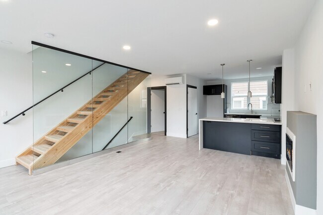 Foto del edificio - Modern Townhome