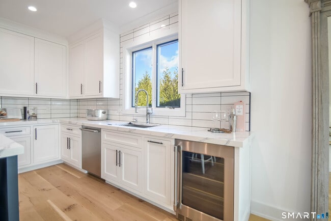 Foto del edificio - 345 Reef Rd