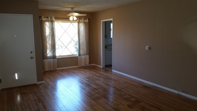 Foto del edificio - 906 2nd St