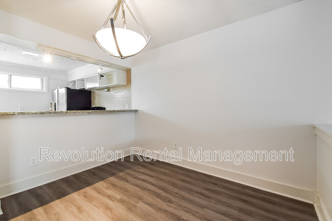 Foto del edificio - 2030 Oak Park Ln