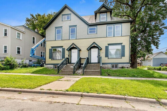 Building Photo - 460 Beaumont St