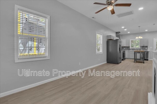 Building Photo - 514 Anderson St