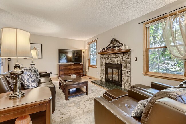 Building Photo - Great 3 Bedroom in North Boulder