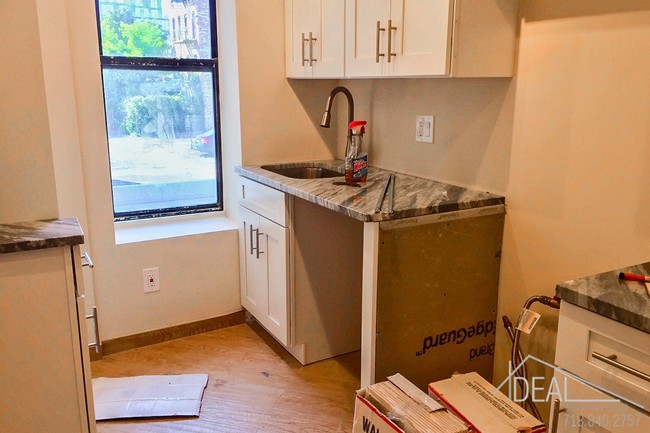 Building Photo - Park Slope Parlor Level Two Bedroom