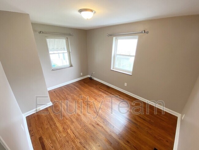 Foto del edificio - 7921 Cherrywood Ct