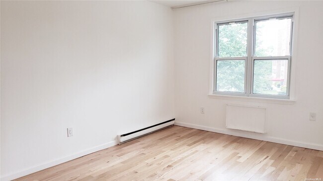 Foto del edificio - 209-28 23rd Ave