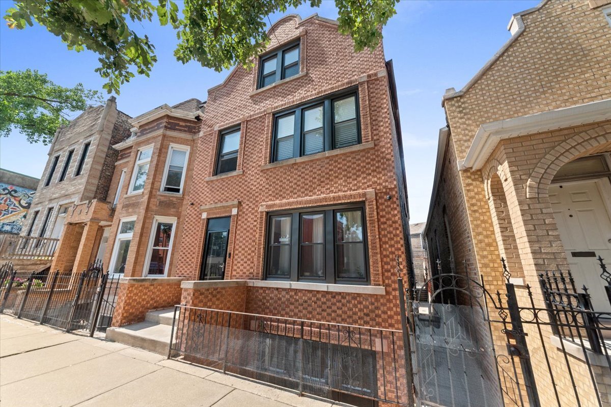 Primary Photo - 2246 W Coulter St